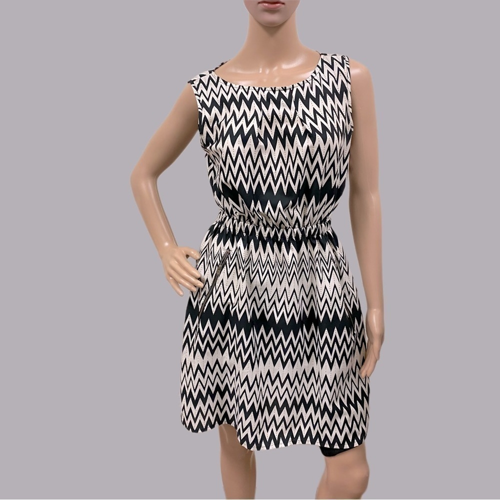 SPEED Control Women’s Small Dress - Zig Zag Pattern Elastic Waist Sleeveless